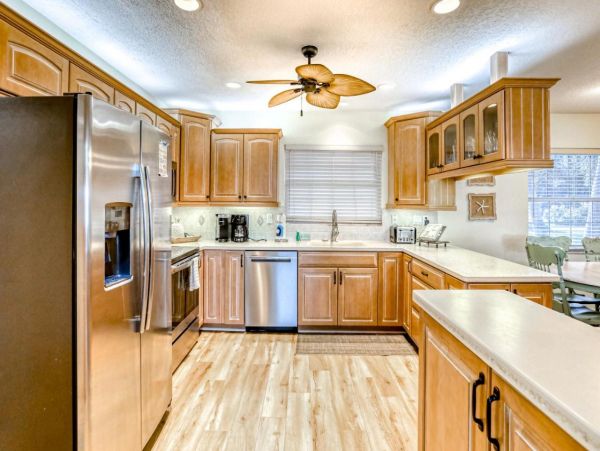 Gorgeous Waterfront 4 Bedroom Home Close to Beach