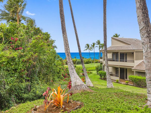 Wailea Ground Level 2 Bedroom Condo with Partial Ocean Views
