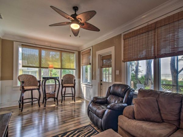 Beach front Indian Rocks Vacation rental with 4 Bedroom & 2 Bathrooms