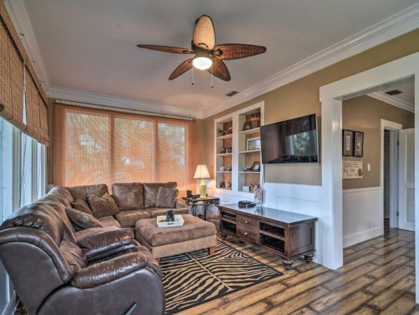 Beach front Indian Rocks Vacation rental with 4 Bedroom & 2 Bathrooms