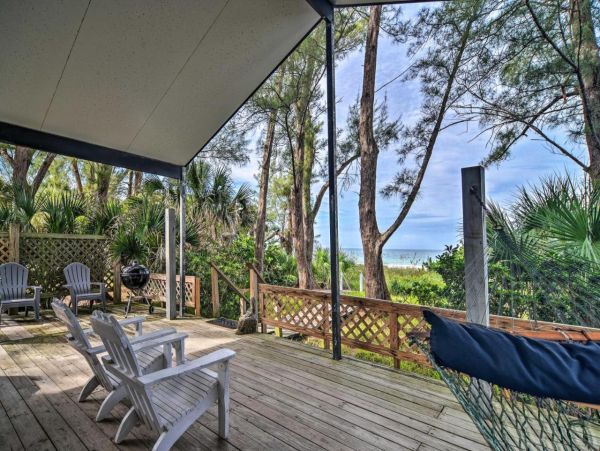 Beach front Indian Rocks Vacation rental with 4 Bedroom & 2 Bathrooms