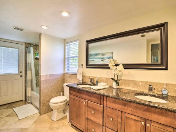 Largo Florida Vacation Home Four Bedrooms Sleeps 18 Guests