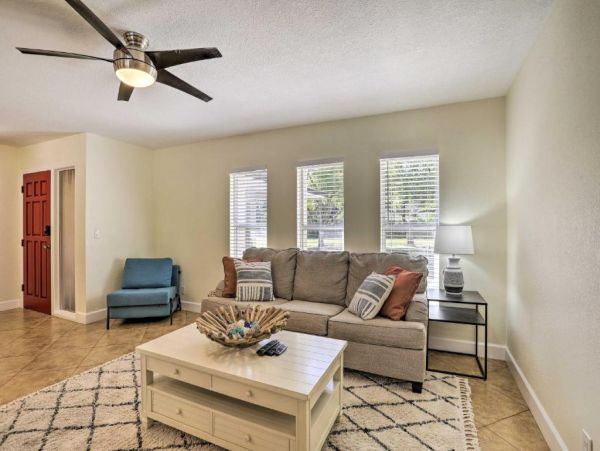 Largo Florida Vacation Home Four Bedrooms Sleeps 18 Guests