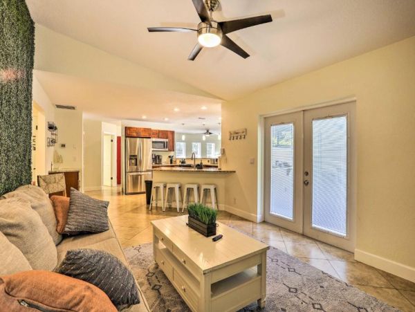 Largo Florida Vacation Home Four Bedrooms Sleeps 18 Guests