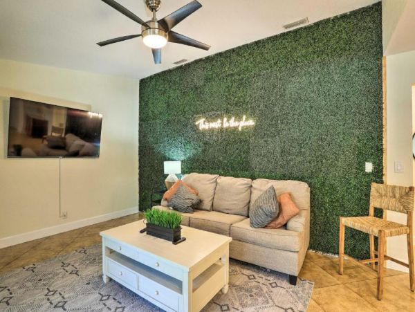 Largo Florida Vacation Home Four Bedrooms Sleeps 18 Guests