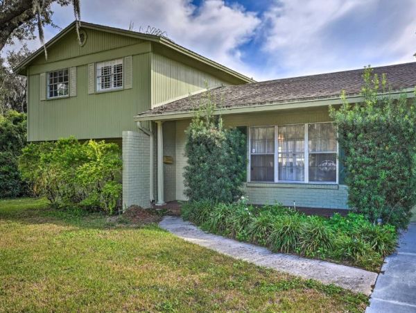Tampa Vacation Pool Home Four Bedrooms Sleeps Ten Guests