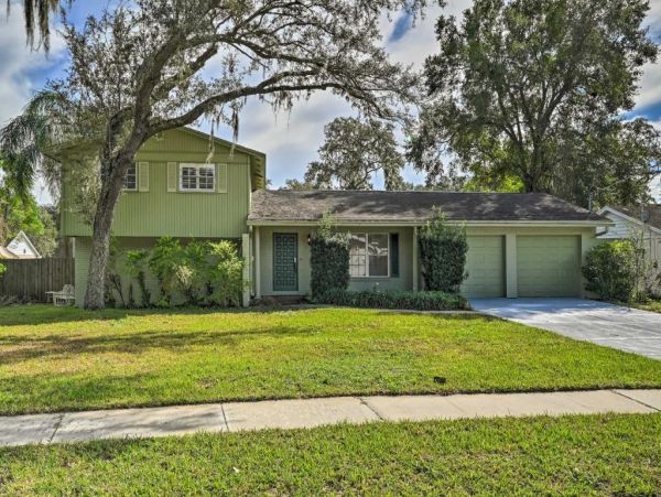 Tampa Vacation Pool Home Four Bedrooms Sleeps Ten Guests