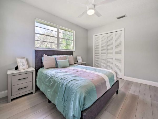 Tampa Vacation Pool Home Four Bedrooms Sleeps Ten Guests