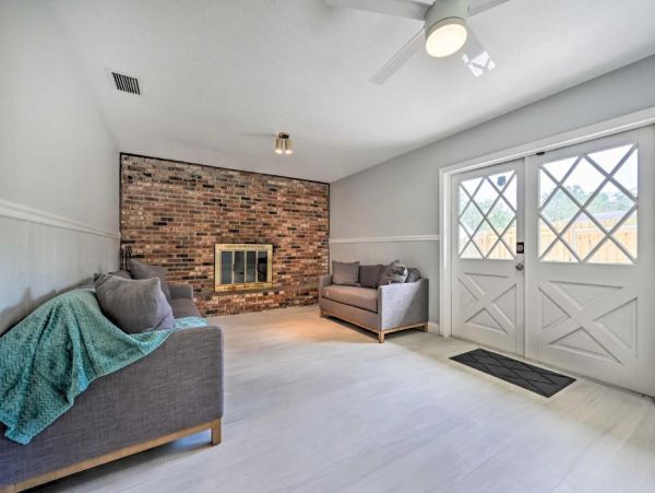 Tampa Vacation Pool Home Four Bedrooms Sleeps Ten Guests
