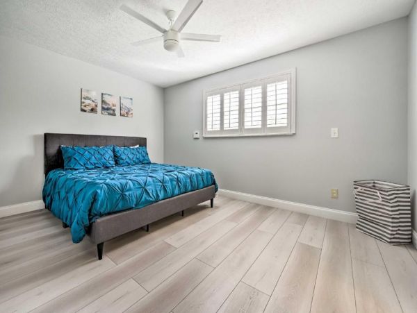 Tampa Vacation Pool Home Four Bedrooms Sleeps Ten Guests
