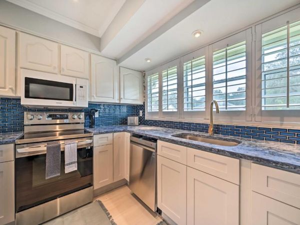 Tampa Vacation Pool Home Four Bedrooms Sleeps Ten Guests
