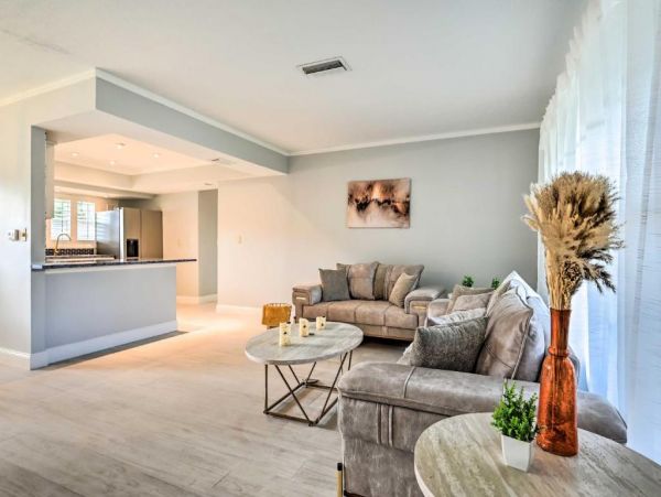 Tampa Vacation Pool Home Four Bedrooms Sleeps Ten Guests