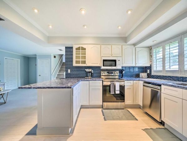 Tampa Vacation Pool Home Four Bedrooms Sleeps Ten Guests