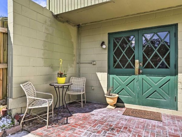 Tampa Vacation Pool Home Four Bedrooms Sleeps Ten Guests
