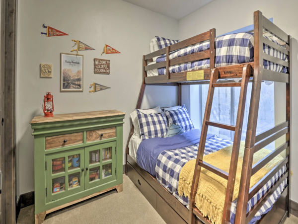 Winter Park Luxury Townhome Sleeps 11 Guests