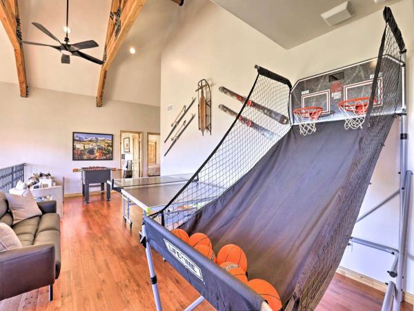 Luxury Silverthorne Cabin with Great Indoor & Outdoor Space