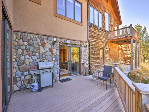 Luxury Silverthorne Cabin with Great Indoor & Outdoor Space