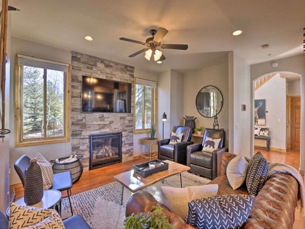 Luxury Silverthorne Cabin with Great Indoor & Outdoor Space