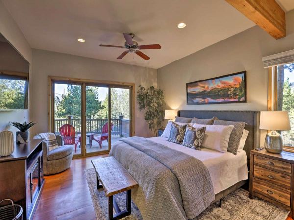 Luxury Silverthorne Cabin with Great Indoor & Outdoor Space