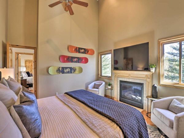 Luxury Silverthorne Cabin with Great Indoor & Outdoor Space