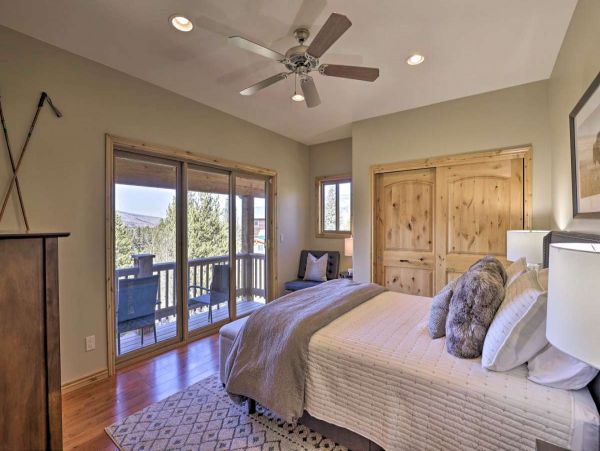 Luxury Silverthorne Cabin with Great Indoor & Outdoor Space
