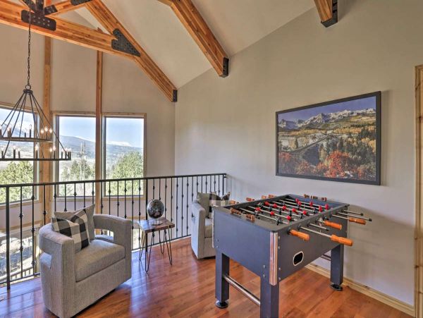 Luxury Silverthorne Cabin with Great Indoor & Outdoor Space