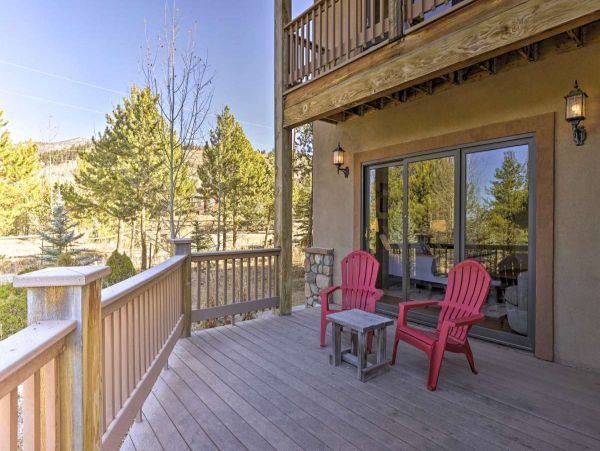 Luxury Silverthorne Cabin with Great Indoor & Outdoor Space