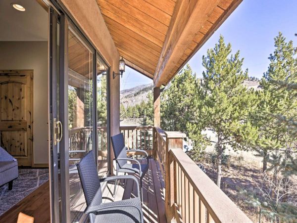 Luxury Silverthorne Cabin with Great Indoor & Outdoor Space