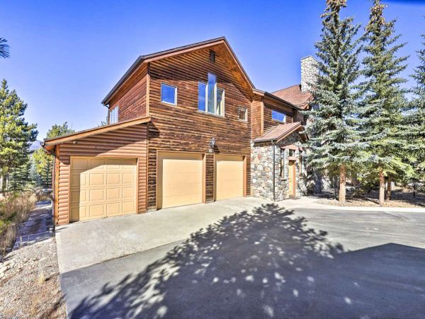 Luxury Silverthorne Cabin with Great Indoor & Outdoor Space
