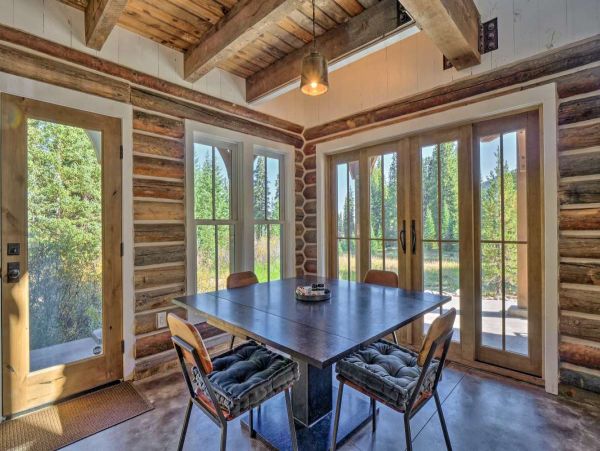 Beautiful Custom-Built Two Bedroom Cabin in Breckenridge