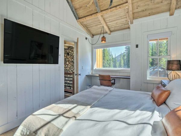 Beautiful Custom-Built Two Bedroom Cabin in Breckenridge