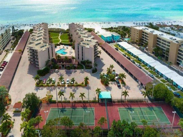Siesta Key Vacation Condo Two Bedroom on Beach