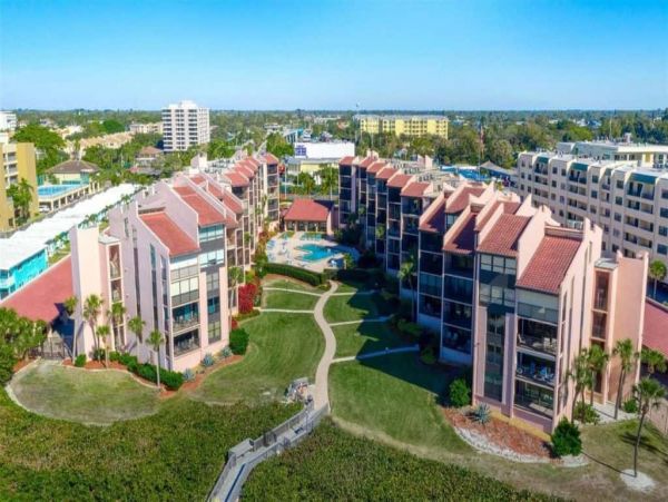 Siesta Key Vacation Condo Two Bedroom on Beach