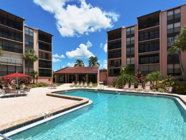 Siesta Key Vacation Condo Two Bedroom on Beach