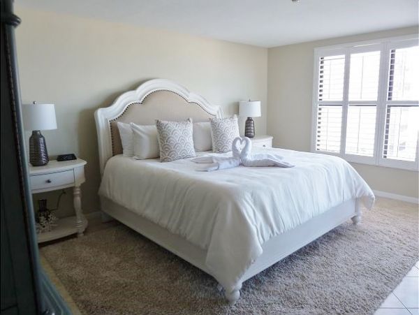 Siesta Key Vacation Condo Two Bedroom on Beach