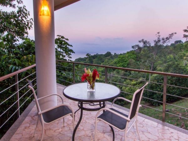 Luxury 3 Bedroom Villa in Escalares with Ocean Views
