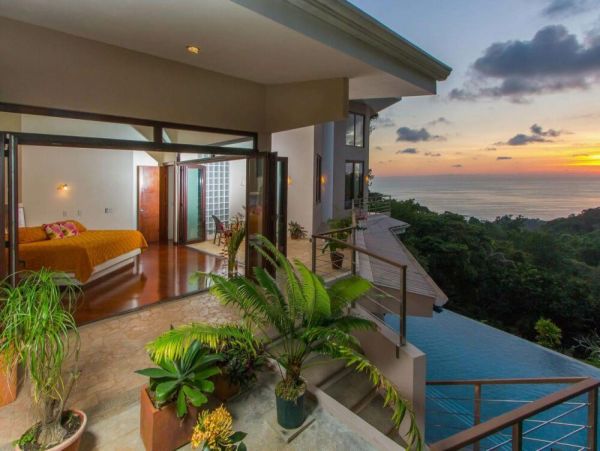 Luxury 3 Bedroom Villa in Escalares with Ocean Views