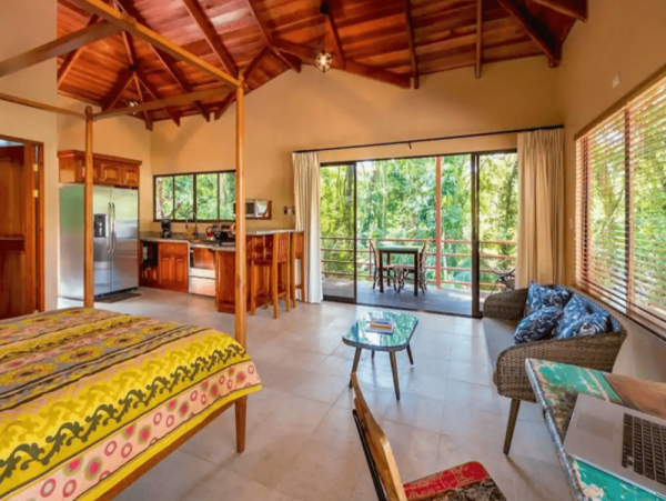 Uvita Vacation Pool Home Three Bedroom Walk to Beach