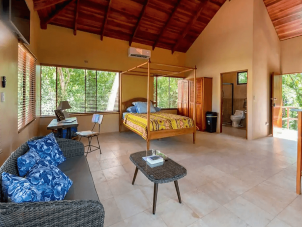 Uvita Vacation Pool Home Three Bedroom Walk to Beach