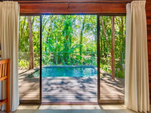 Uvita Vacation Pool Home Three Bedroom Walk to Beach