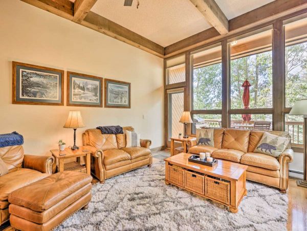 Homely & Spacious 4 Bedroom Rental Ideal Location for All Seasons!