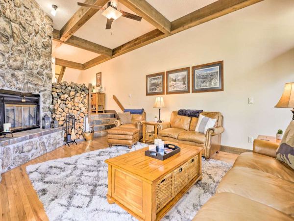 Homely & Spacious 4 Bedroom Rental Ideal Location for All Seasons!