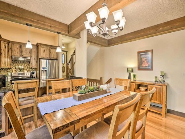 Homely & Spacious 4 Bedroom Rental Ideal Location for All Seasons!