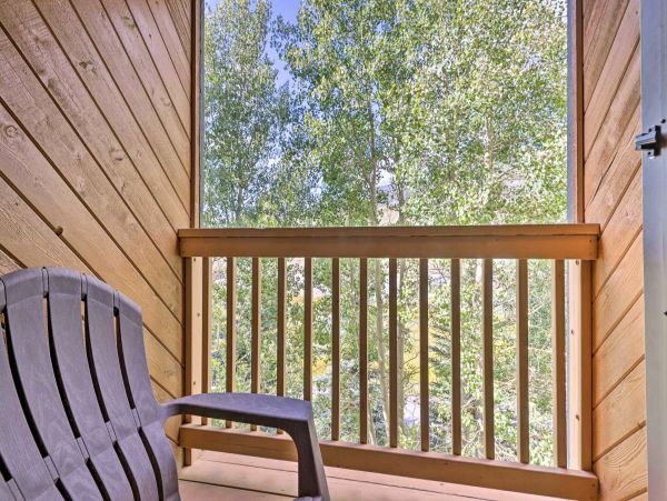 Homely & Spacious 4 Bedroom Rental Ideal Location for All Seasons!