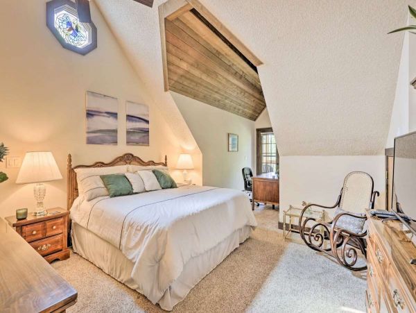 Homely & Spacious 4 Bedroom Rental Ideal Location for All Seasons!