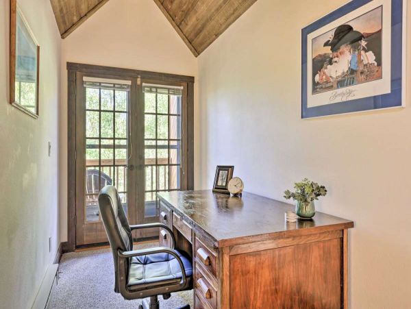 Homely & Spacious 4 Bedroom Rental Ideal Location for All Seasons!