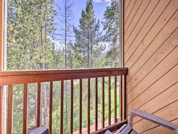 Homely & Spacious 4 Bedroom Rental Ideal Location for All Seasons!