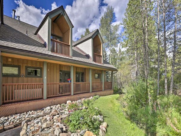 Homely & Spacious 4 Bedroom Rental Ideal Location for All Seasons!