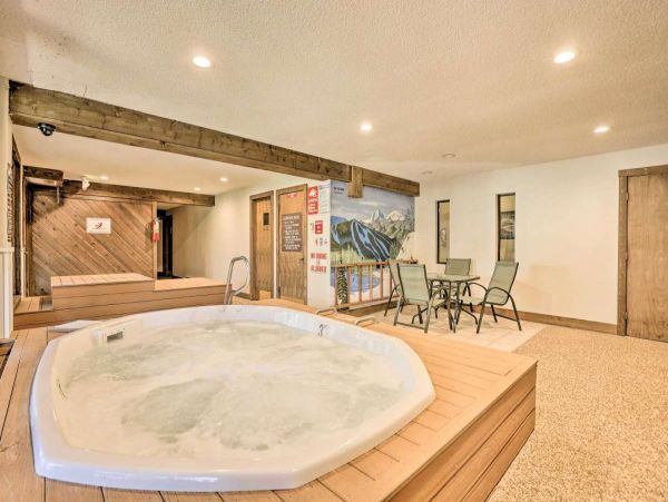 Homely & Spacious 4 Bedroom Rental Ideal Location for All Seasons!