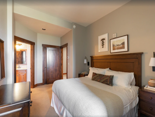 Enjoy Mountain Living in Style! Four Bedroom Condo in Breckenridge